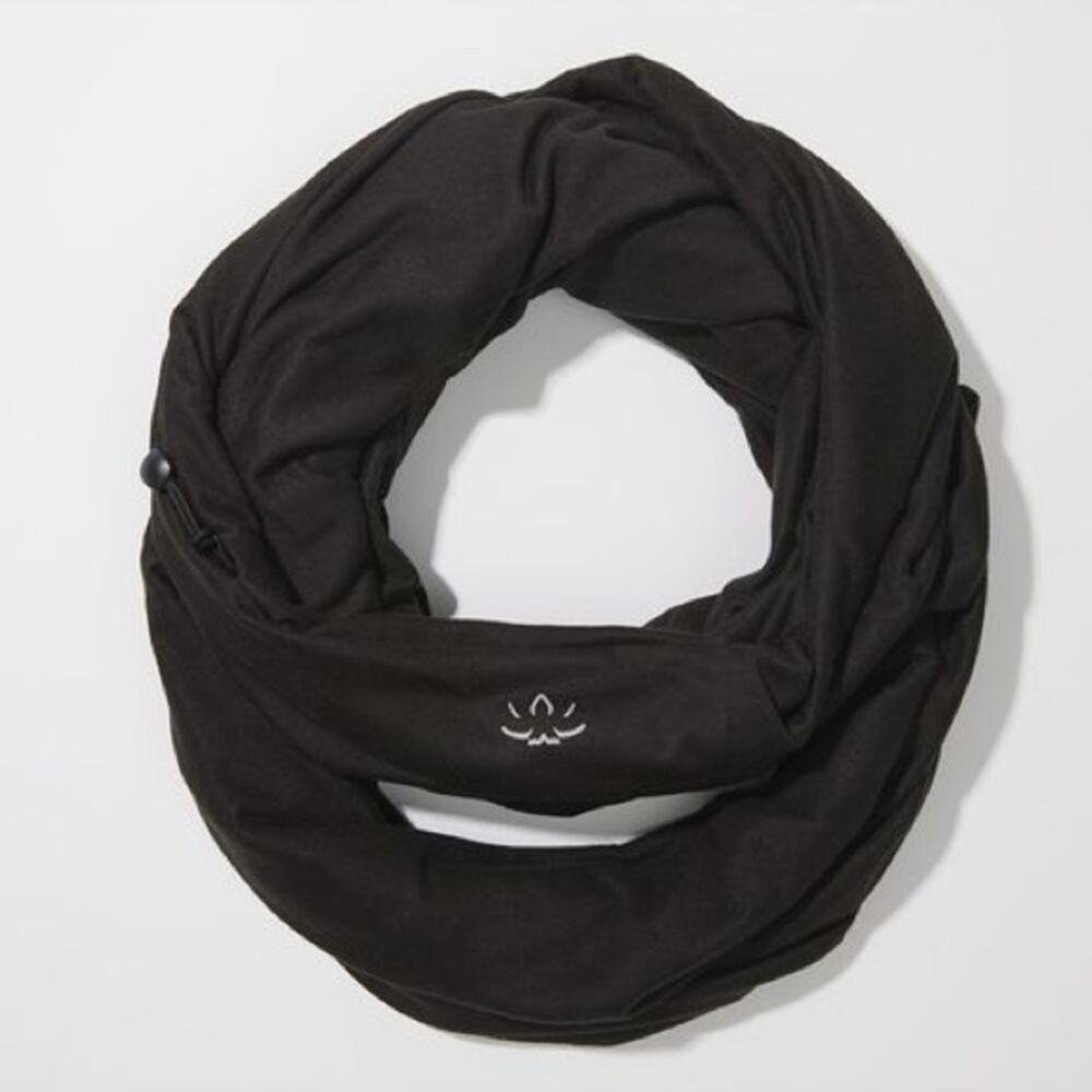 Beyond Yoga Infinity Hidden Pocket Scarf Black One Size Activewear Athleisure